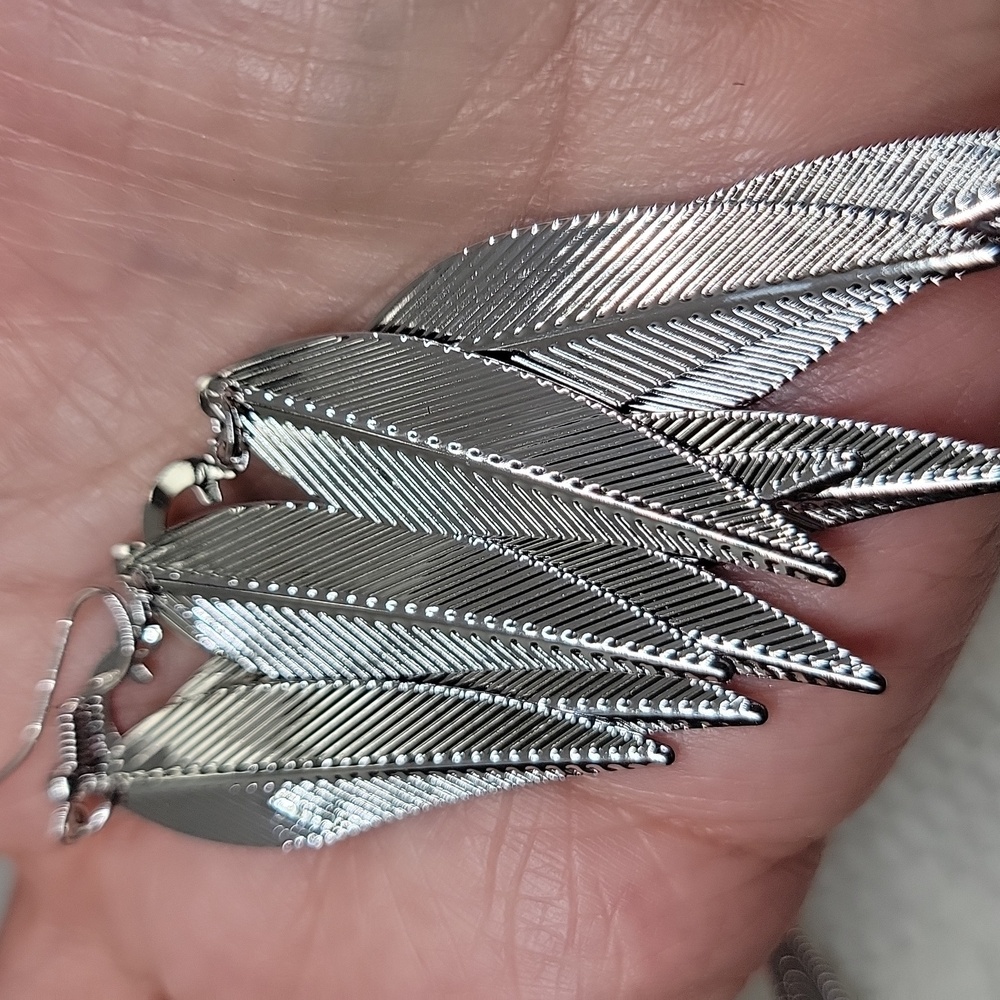 Willow Multi Leaf Earrings Long Dangle 5 Inch Drop Metal Silvertone New - Picture 8 of 11